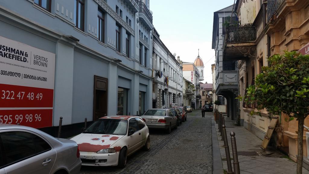 Nini'S Apartments Μπατούμι Εξωτερικό φωτογραφία