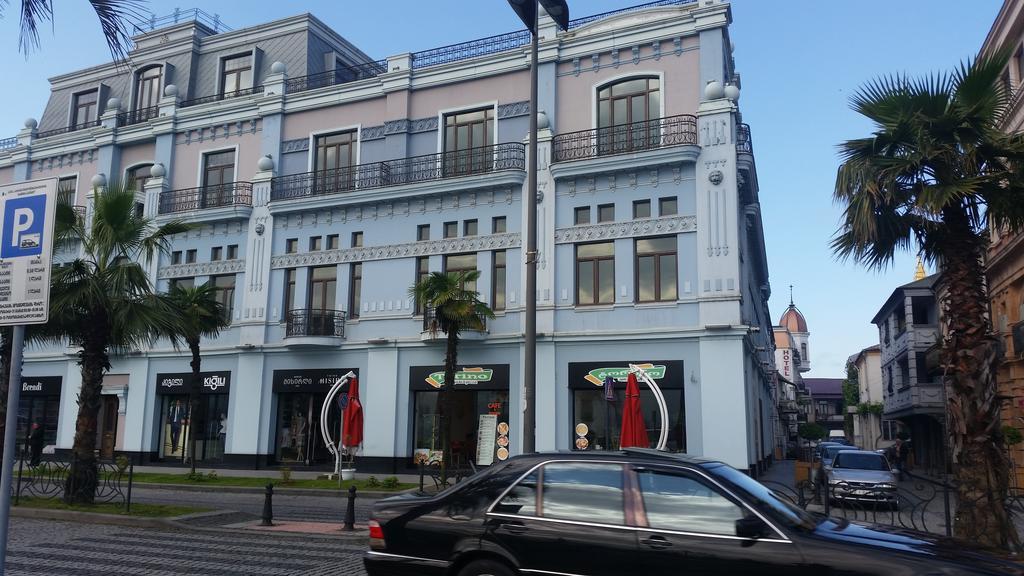 Nini'S Apartments Μπατούμι Εξωτερικό φωτογραφία